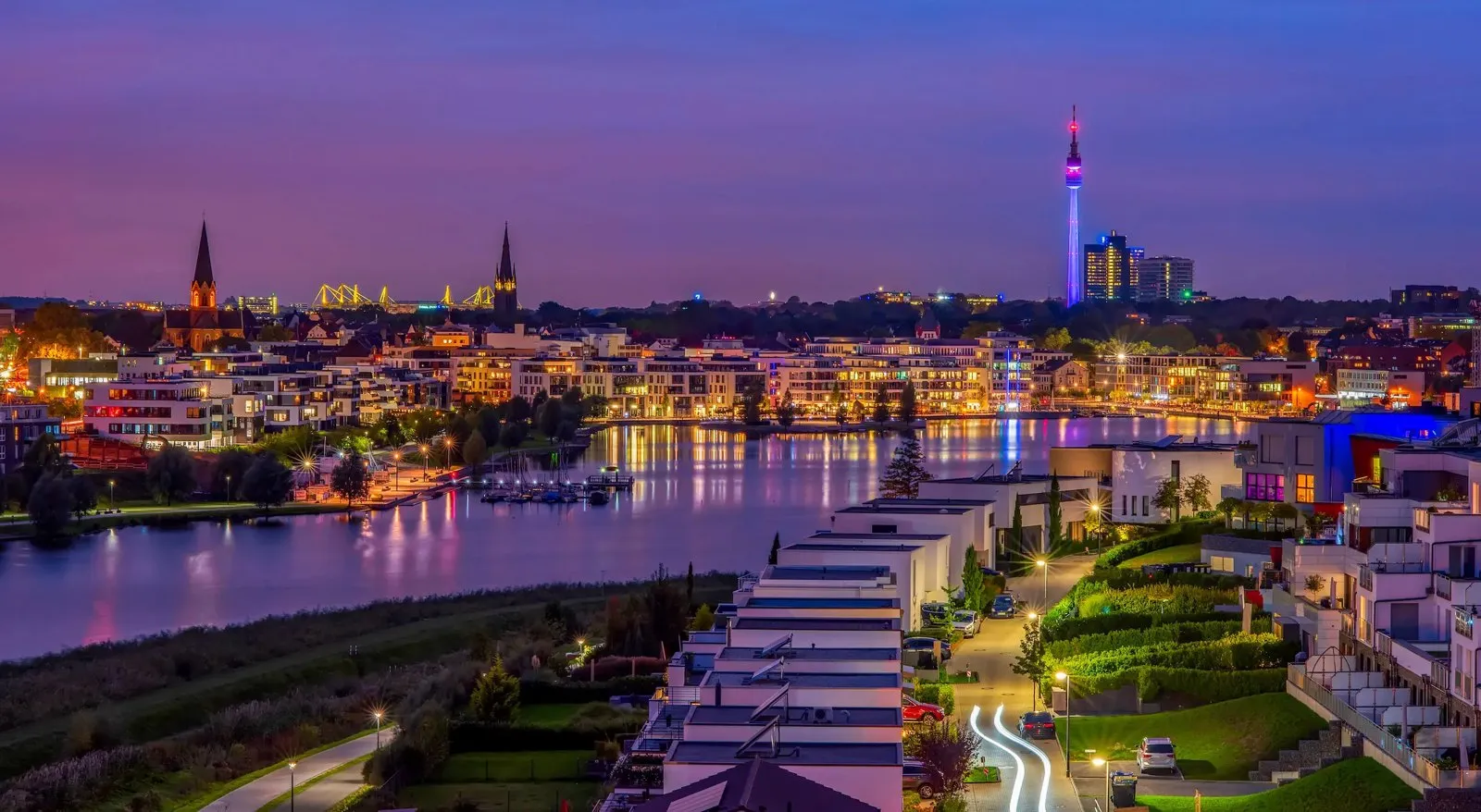 Dortmund, Phoenixsee in de avond